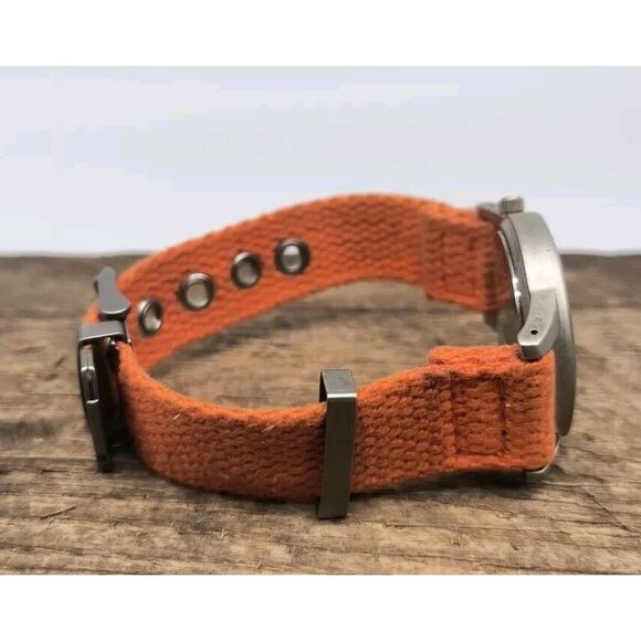 Vintage Guess 36mm Watch 1997 Silver Tone Orange Fabric Band - New Battery - Picture 4 of 8
